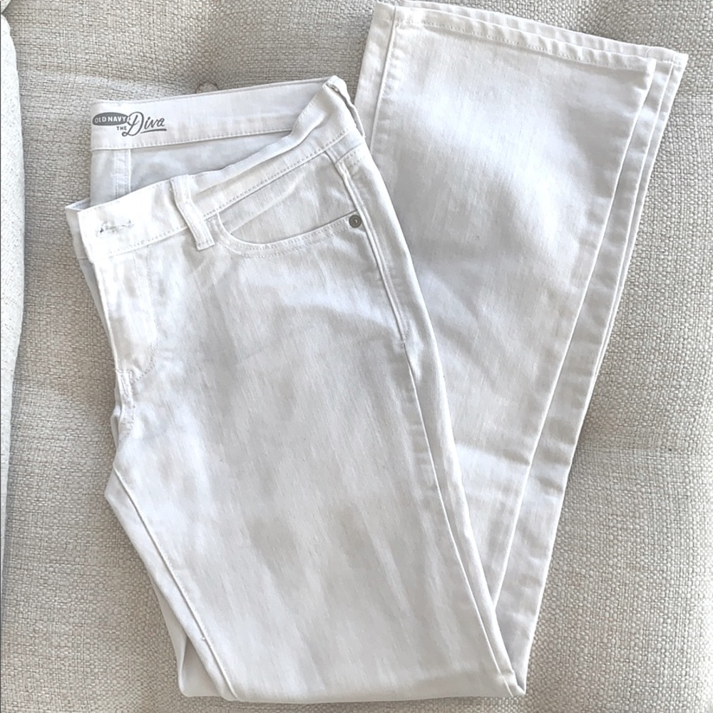 White flare leg Old Navy Jeans Size 4